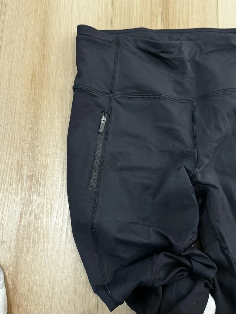 Lululemon Black Zip Pocket Full Length Leggings Size 8 Yoga Flawed